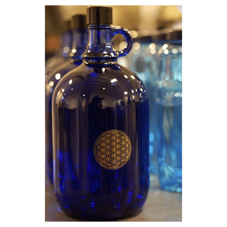 HeimQuell - Blaue Gallone - 2 Liter Henkelflasche mit goldener Lebensblume - 2l Gallone Blau - 2024